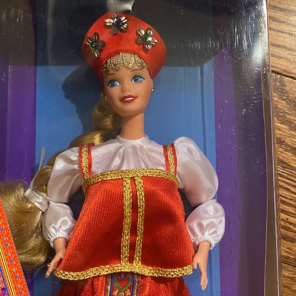 Vintage 1997 Russian Barbie - Picture 2 of 5